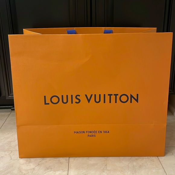 LARGE LOUIS VUITTON SHOPPING BAG! 19 inches by 16 inches! - Picture 3 of 6